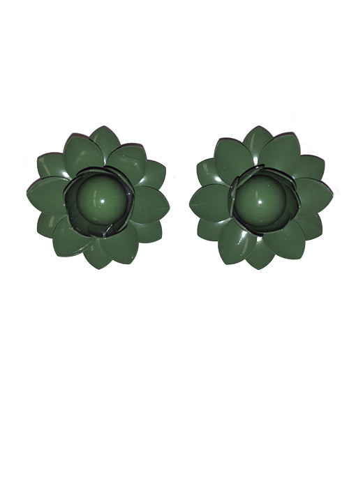 green flower earrings